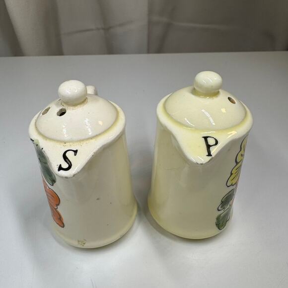 Vintage Hand-Painted Floral Salt & Pepper Shakers 1940s Ceramic Japan Style - Picture 2 of 8